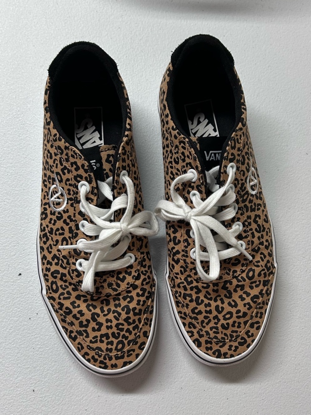 Vans Leopard Canvas Low-Top Sneakers in Brown and Black, women’s size 9